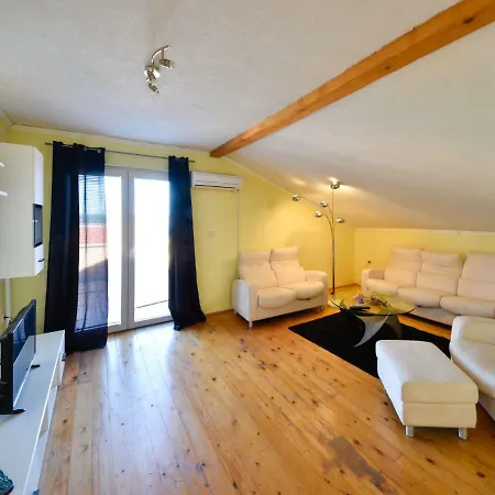 Apartament Karla By Interhome *